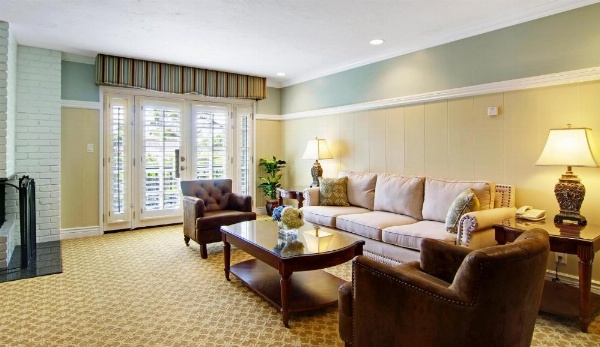 Wayside Inn image 13